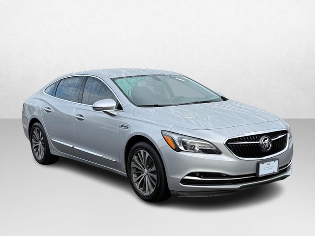 2017 Buick LaCrosse Essence's photo