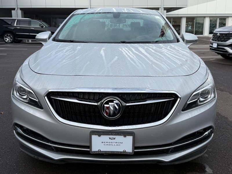 Buick LaCrosse Vehicle Image 09