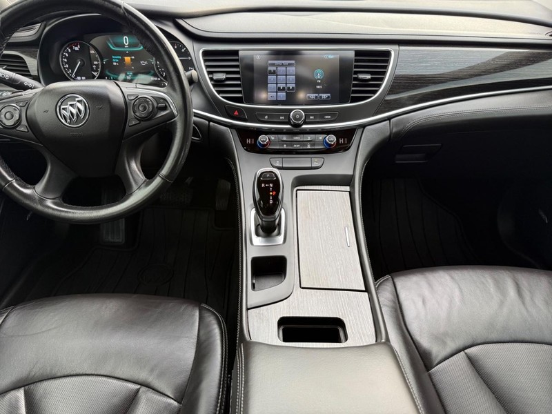 Buick LaCrosse Vehicle Image 11