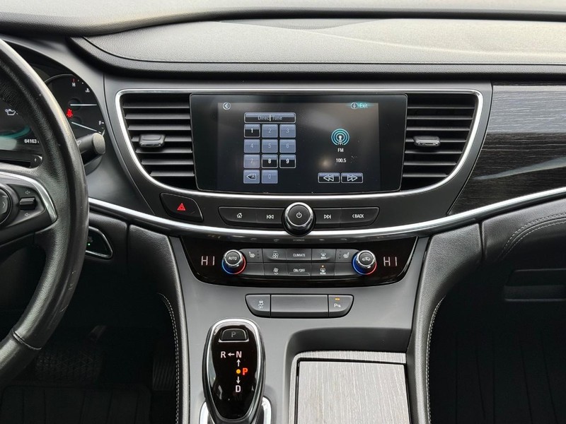 Buick LaCrosse Vehicle Image 12