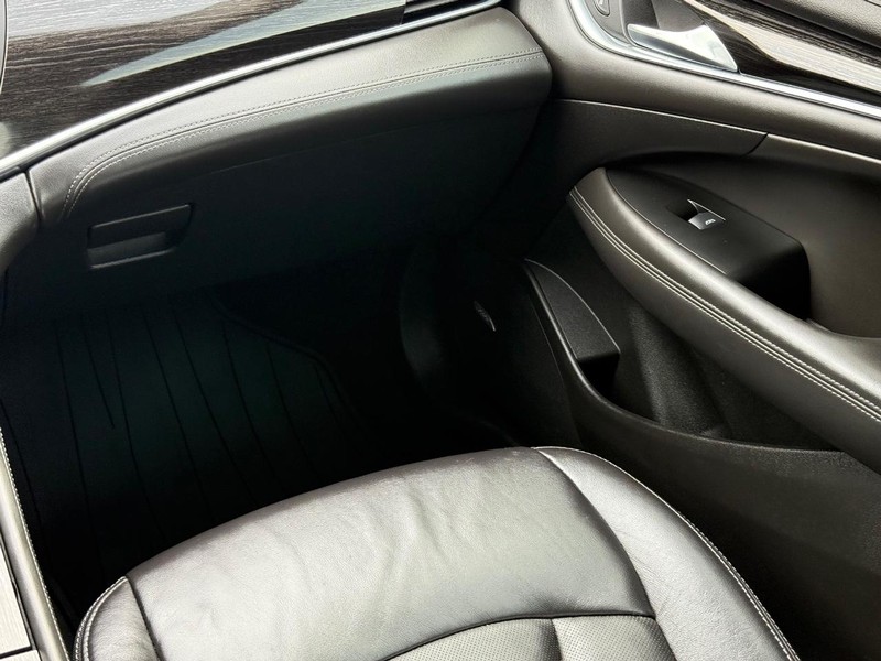 Buick LaCrosse Vehicle Image 15