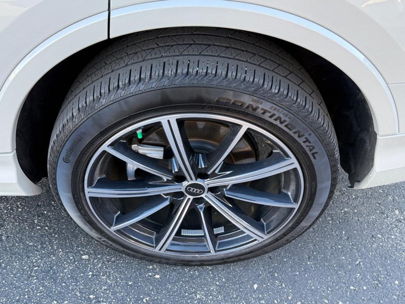 Audi Q7 Vehicle Image 07