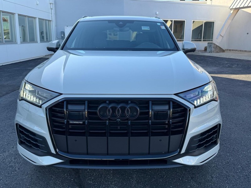 Audi Q7 Vehicle Image 09