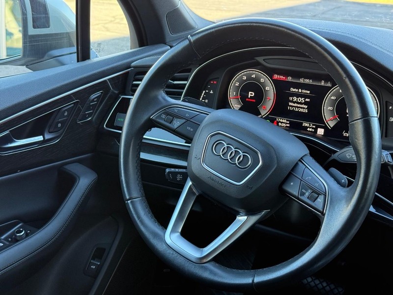 Audi Q7 Vehicle Image 14