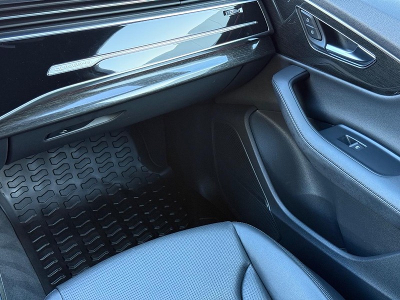 Audi Q7 Vehicle Image 15