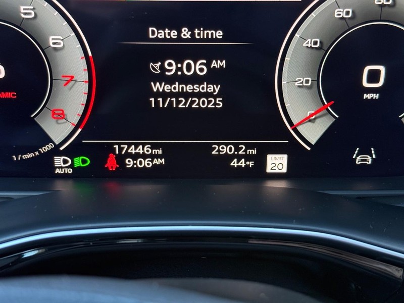 Audi Q7 Vehicle Image 19