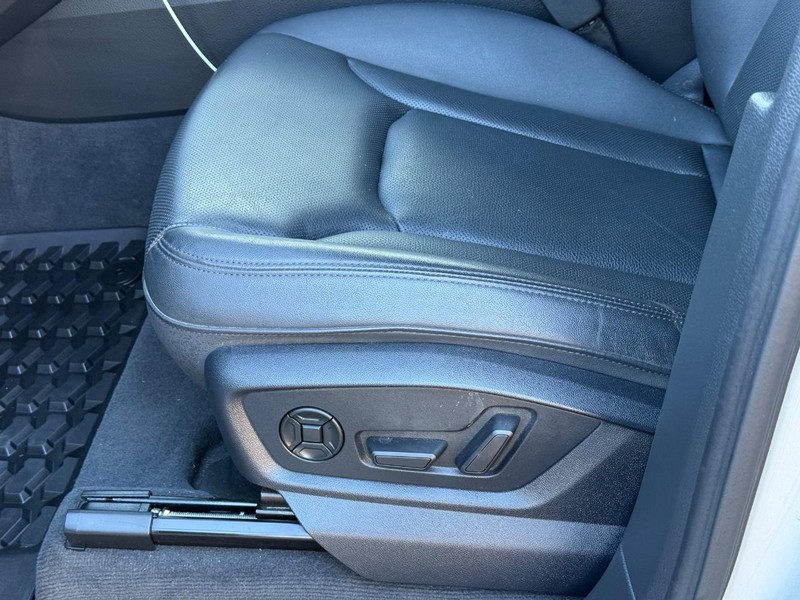 Audi Q7 Vehicle Image 23