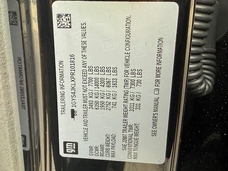 Cadillac Escalade ESV Vehicle Image 24