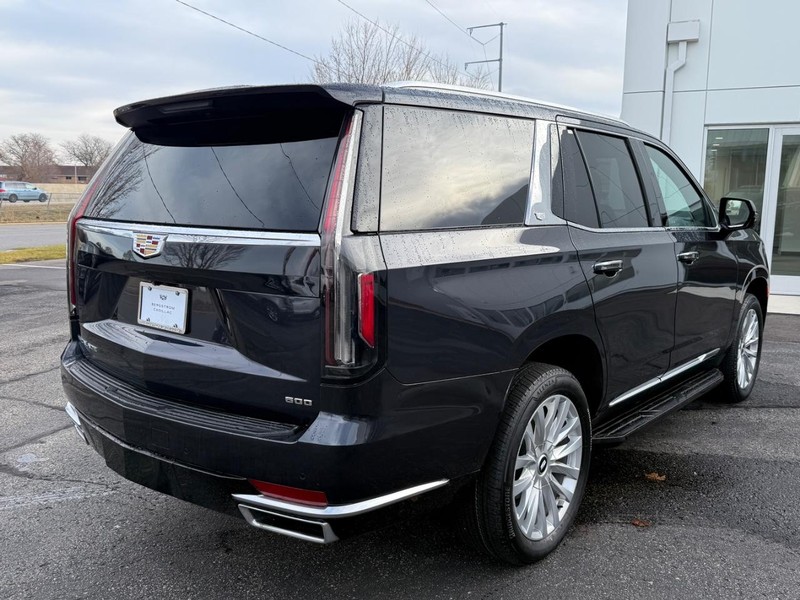 Cadillac Escalade Vehicle Image 03