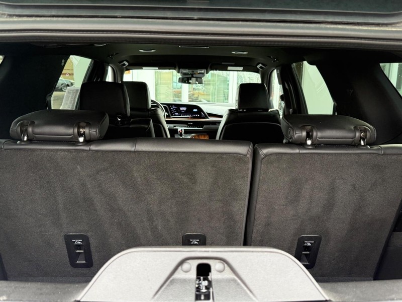 Cadillac Escalade Vehicle Image 05