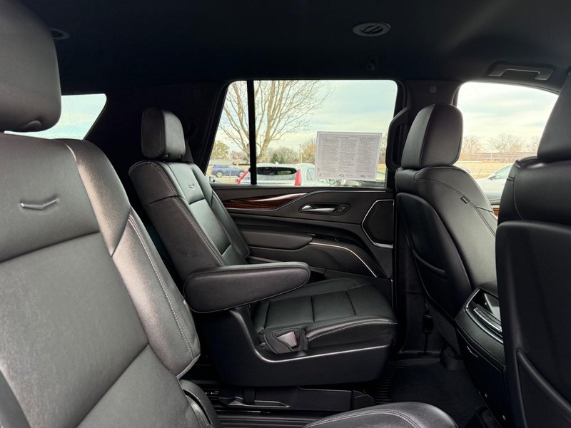 Cadillac Escalade Vehicle Image 10