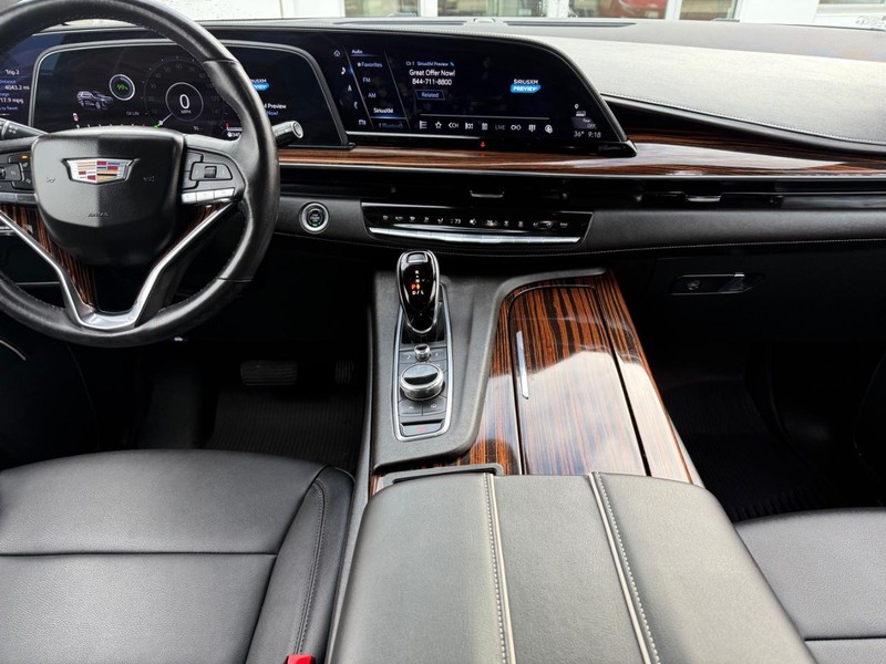 Cadillac Escalade Vehicle Image 11