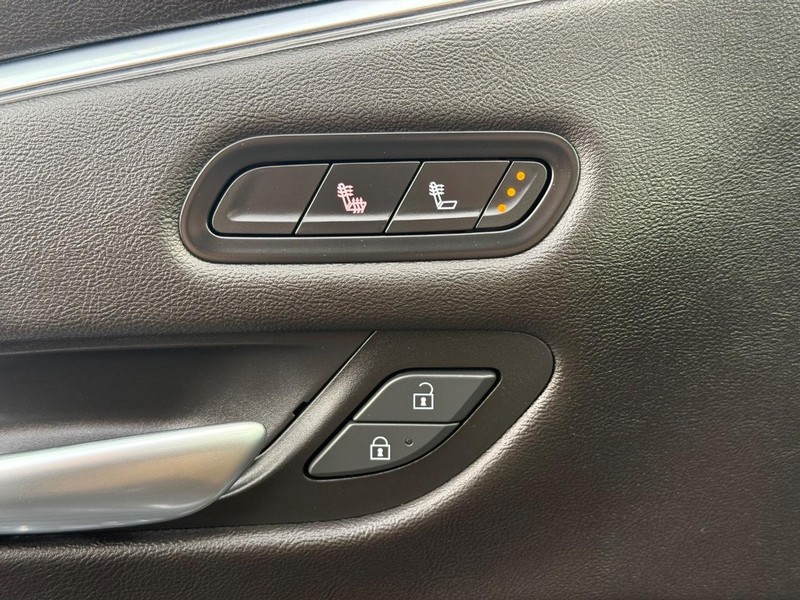 Cadillac Escalade Vehicle Image 16