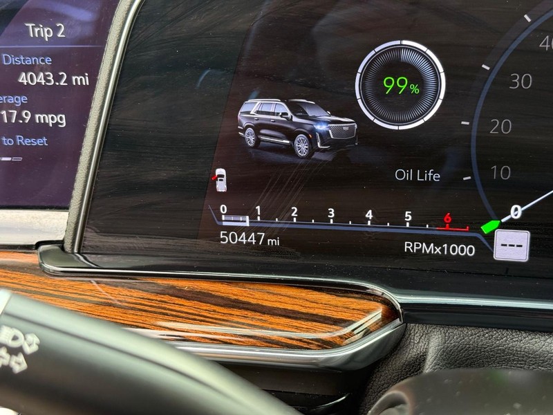 Cadillac Escalade Vehicle Image 19