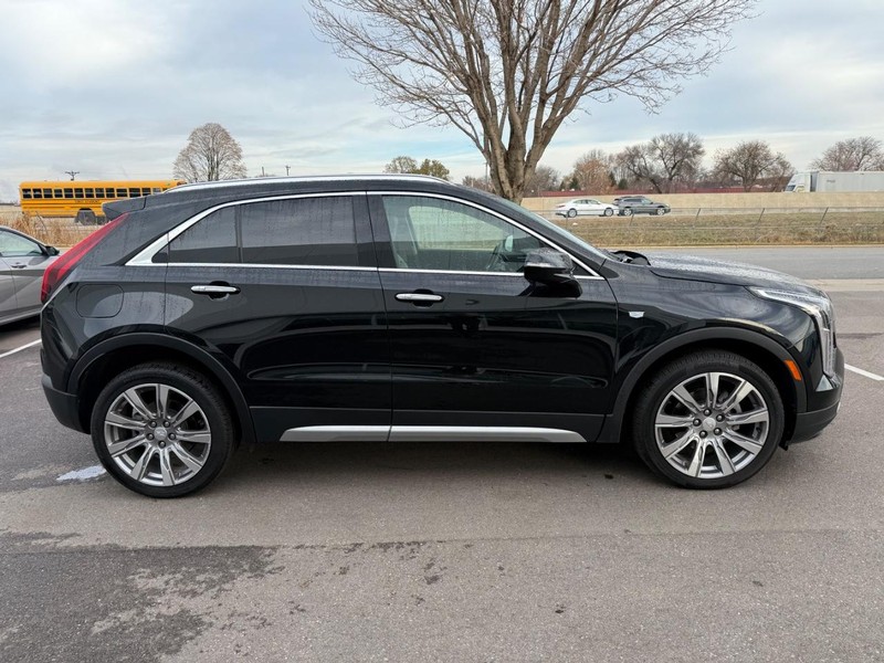 Cadillac XT4 Vehicle Image 02