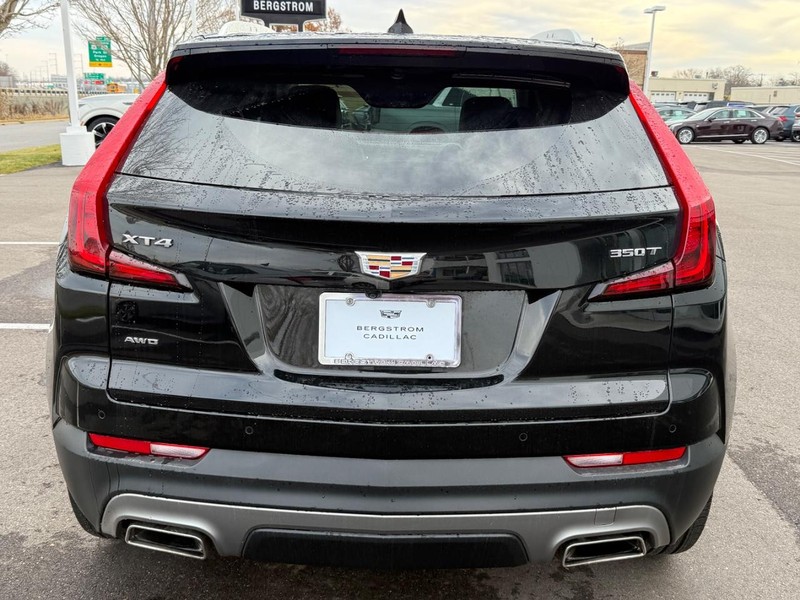 Cadillac XT4 Vehicle Image 04