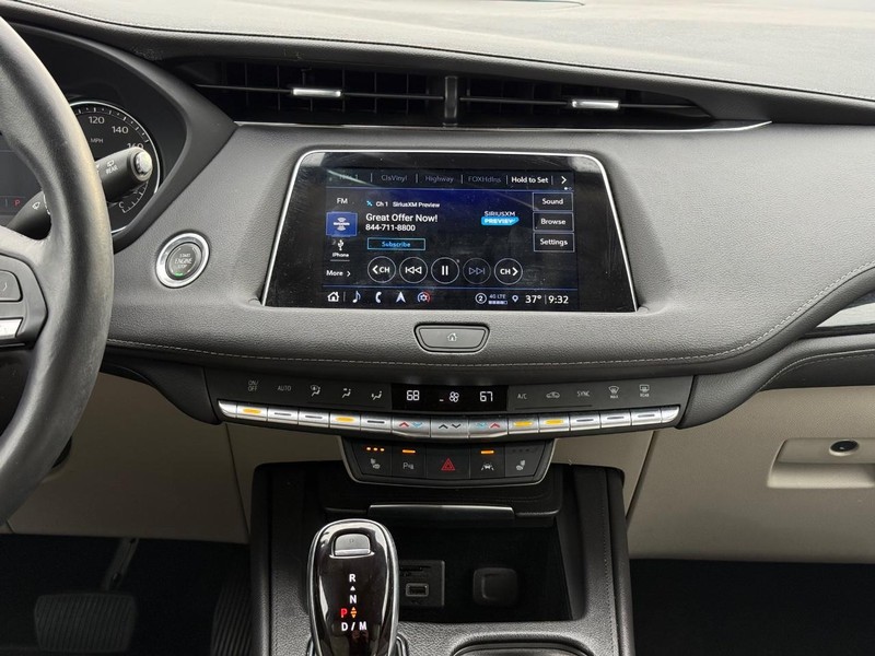 Cadillac XT4 Vehicle Image 12
