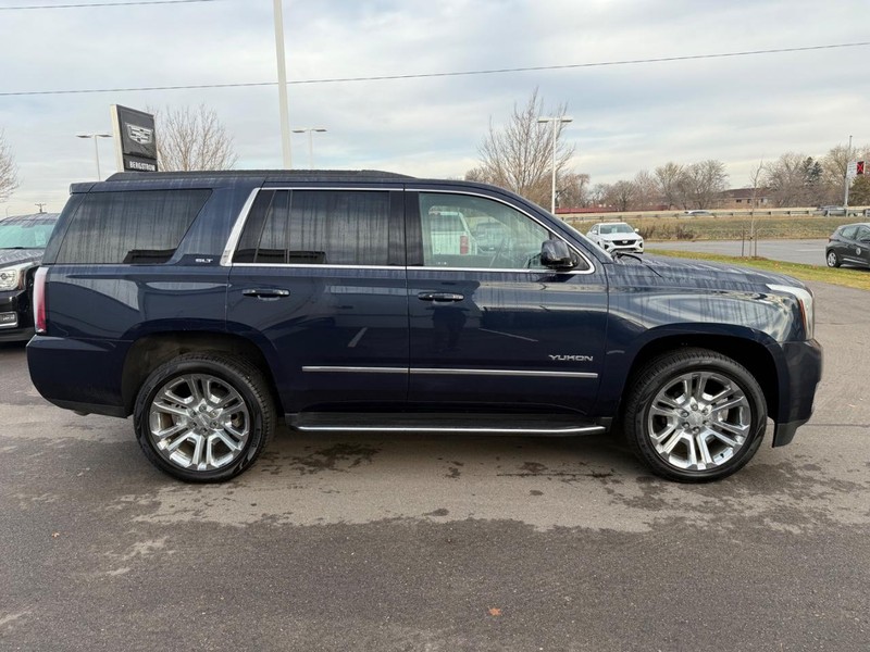 GMC Yukon Vehicle Image 02