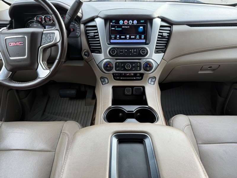 GMC Yukon Vehicle Image 12