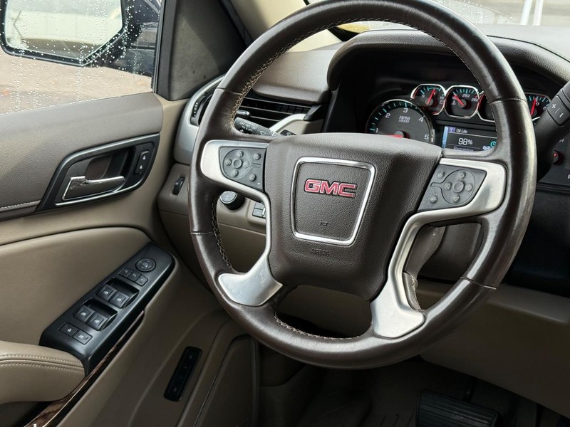 GMC Yukon Vehicle Image 14