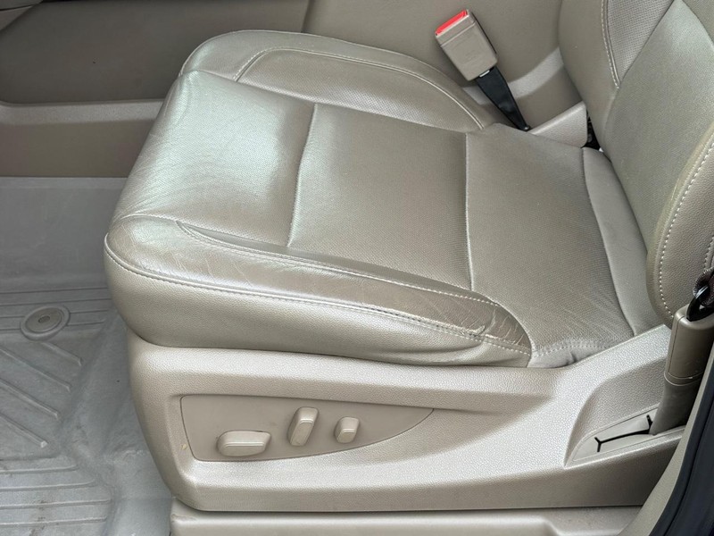 GMC Yukon Vehicle Image 23