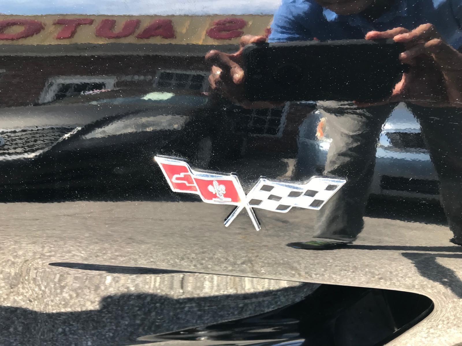 Chevrolet Corvette Vehicle Full-screen Gallery Image 12