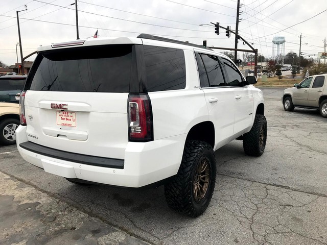 GMC Yukon Vehicle Full-screen Gallery Image 5