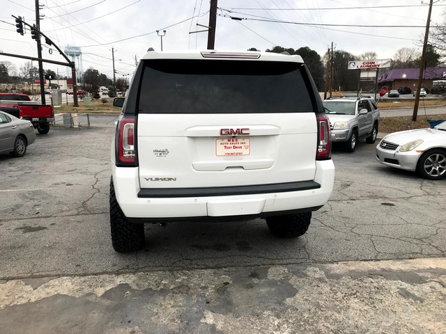 GMC Yukon Vehicle Full-screen Gallery Image 6