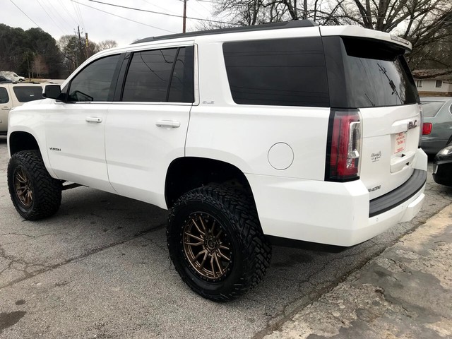 GMC Yukon Vehicle Full-screen Gallery Image 7