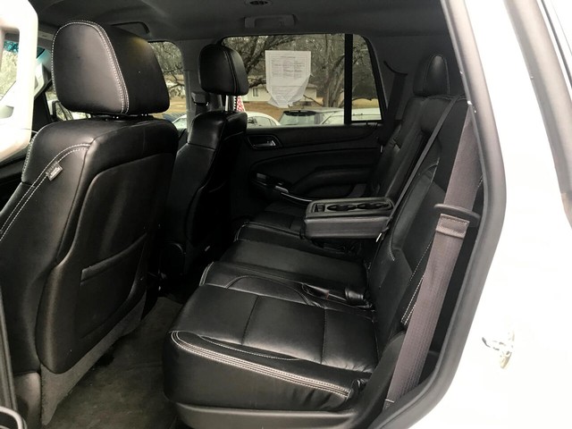 GMC Yukon Vehicle Full-screen Gallery Image 15