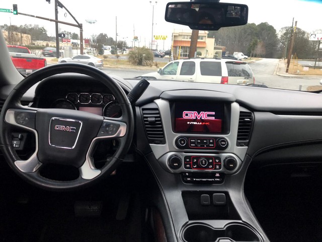 GMC Yukon Vehicle Full-screen Gallery Image 17