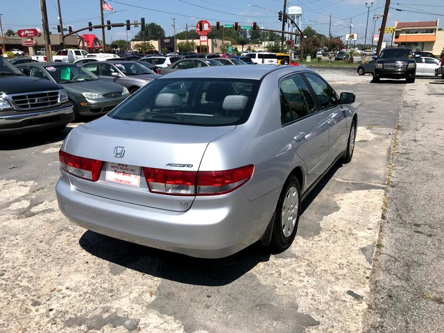 Honda Accord Sedan Vehicle Full-screen Gallery Image 4