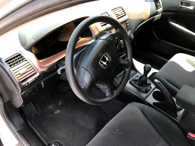 Honda Accord Sedan Vehicle Full-screen Gallery Image 8