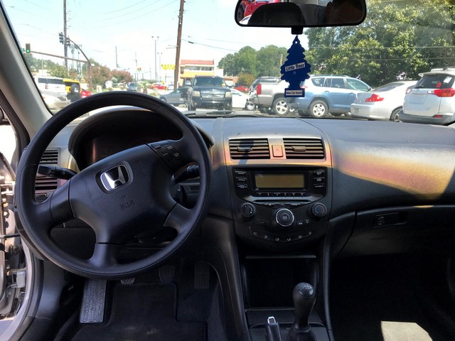 Honda Accord Sedan Vehicle Full-screen Gallery Image 10