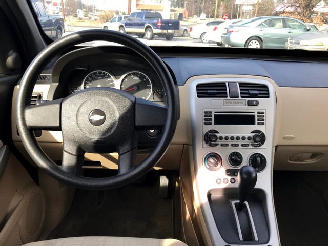 Chevrolet Equinox Vehicle Full-screen Gallery Image 12