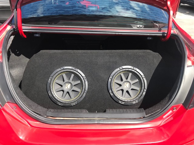 Honda Civic Coupe Vehicle Full-screen Gallery Image 11