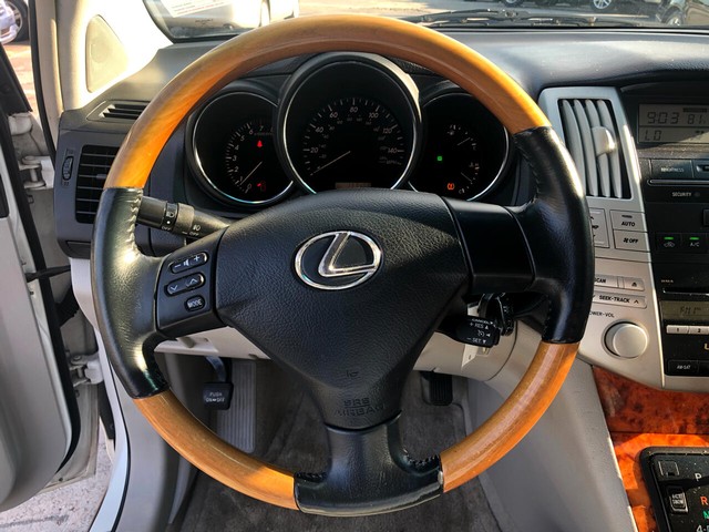 Lexus RX 350 Vehicle Full-screen Gallery Image 10