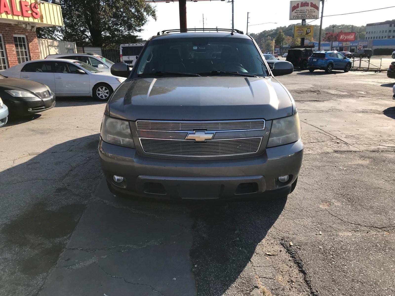 Chevrolet Avalanche Vehicle Full-screen Gallery Image 2