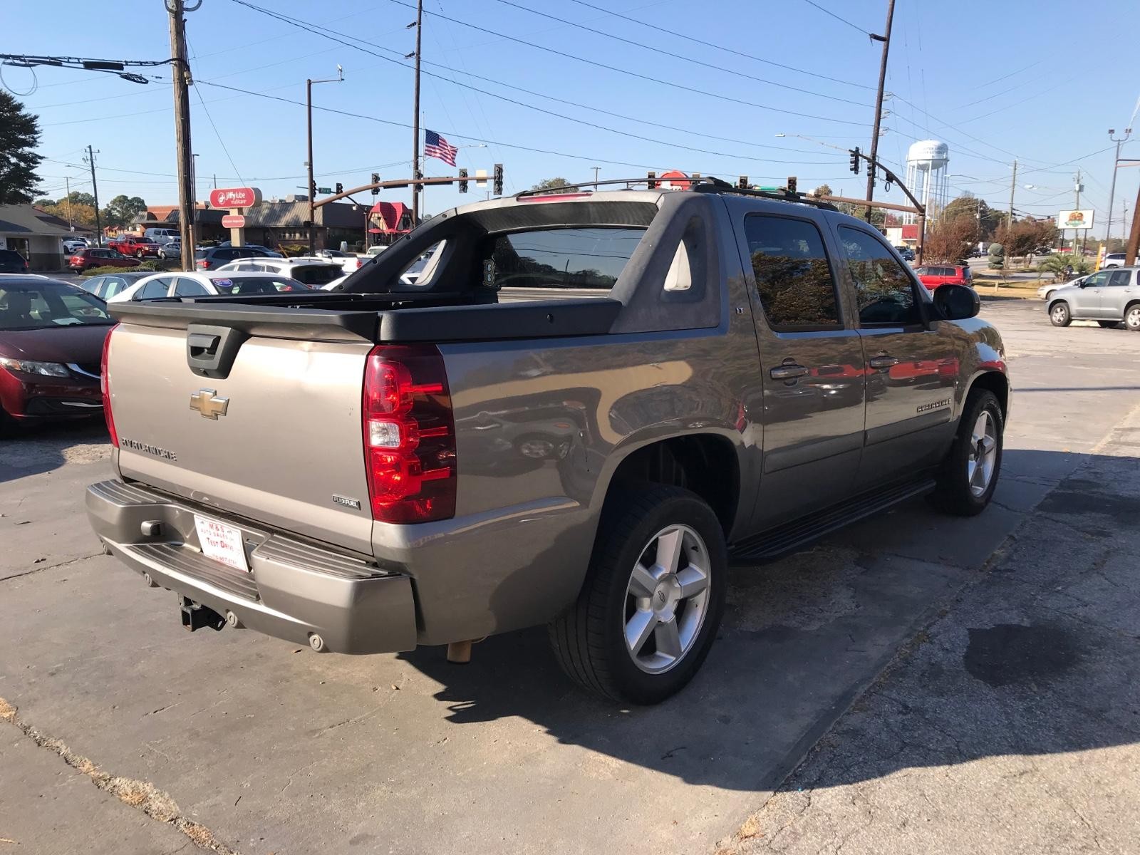 Chevrolet Avalanche Vehicle Full-screen Gallery Image 4