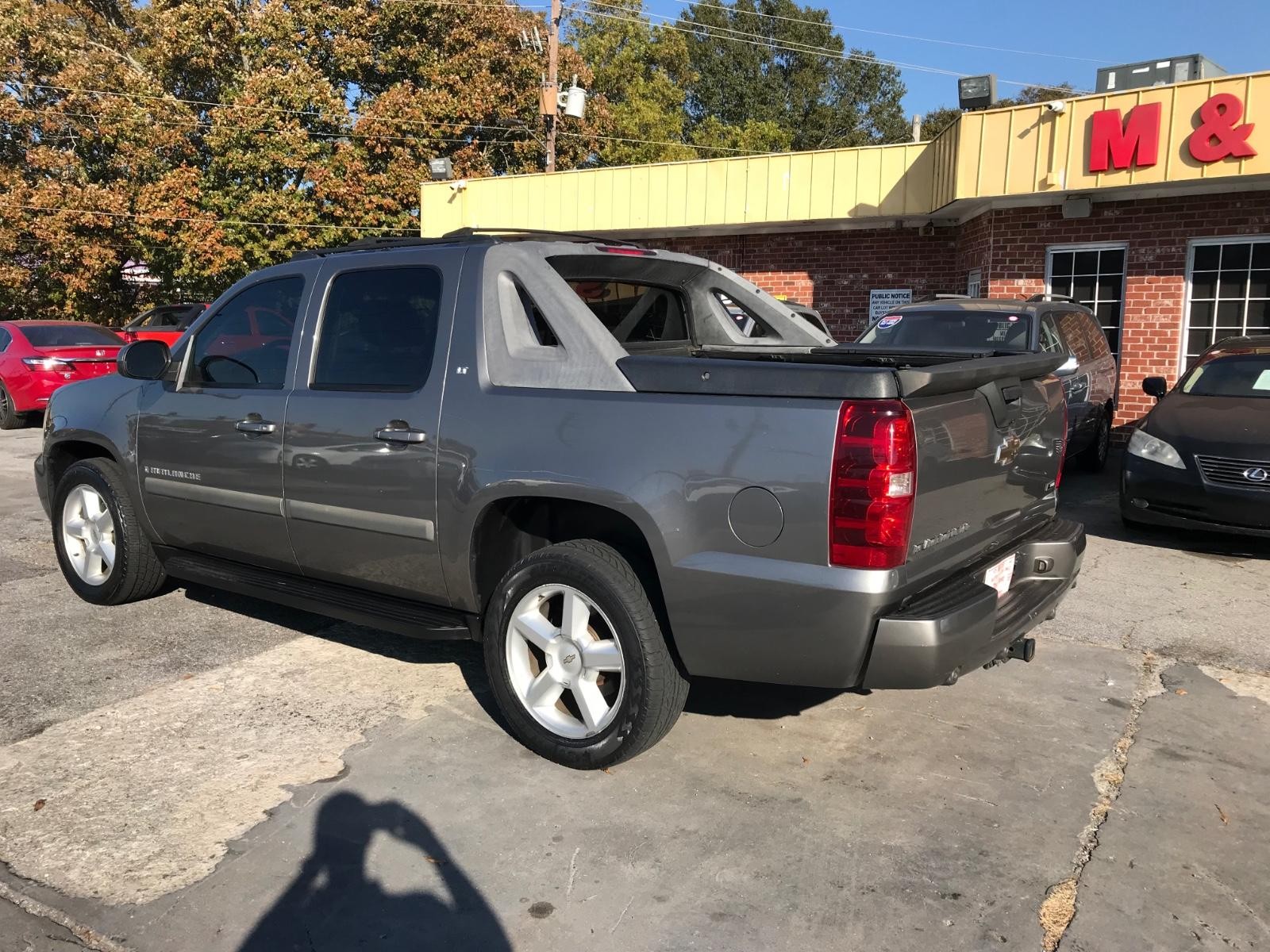 Chevrolet Avalanche Vehicle Full-screen Gallery Image 6