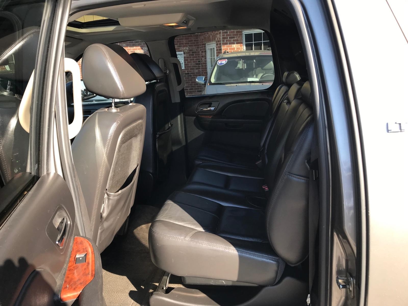 Chevrolet Avalanche Vehicle Full-screen Gallery Image 11