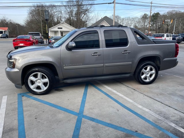 Chevrolet Avalanche Vehicle Full-screen Gallery Image 6