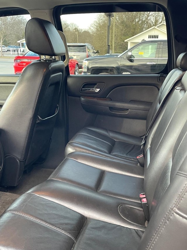 Chevrolet Avalanche Vehicle Full-screen Gallery Image 12