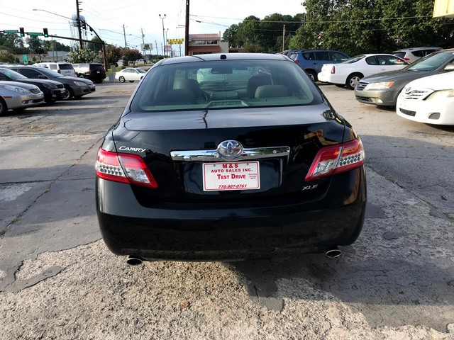 Toyota Camry Vehicle Full-screen Gallery Image 5