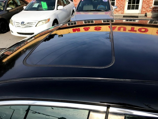 Toyota Camry Vehicle Full-screen Gallery Image 7