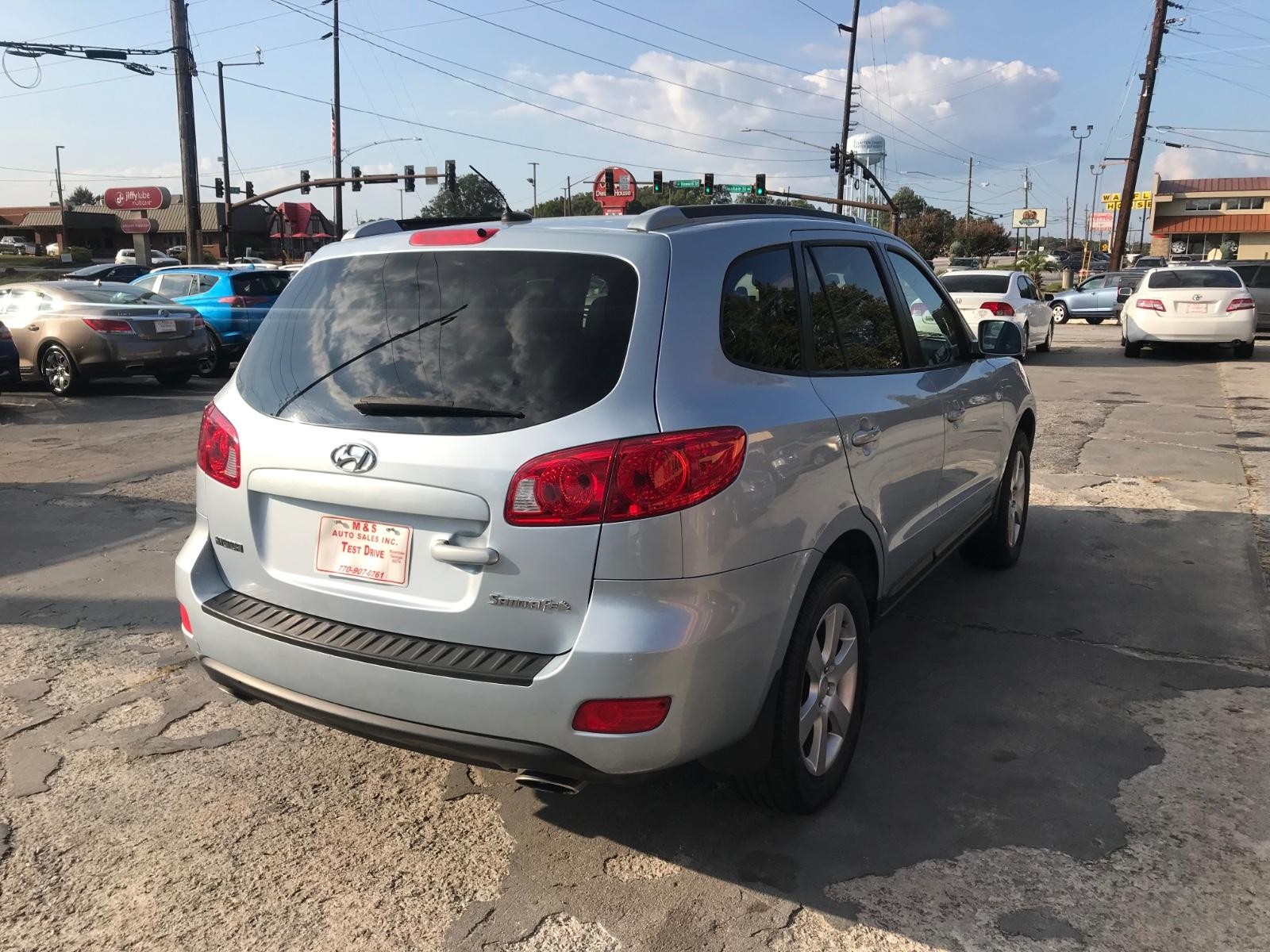 Hyundai Santa Fe Vehicle Full-screen Gallery Image 4