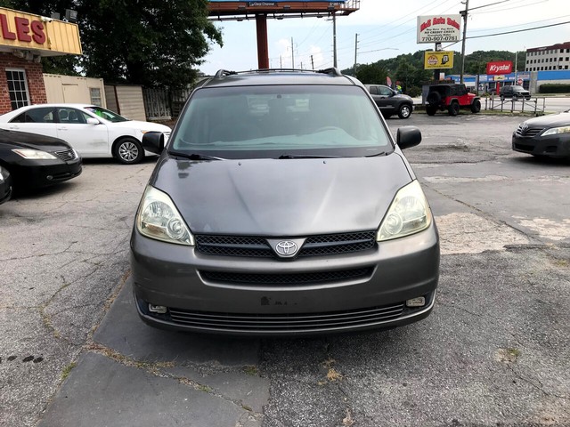 2004 Toyota Sienna CE photo 2