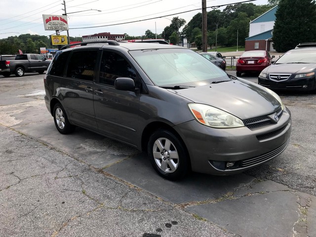 2004 Toyota Sienna CE photo 3
