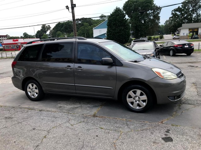 2004 Toyota Sienna CE photo 4