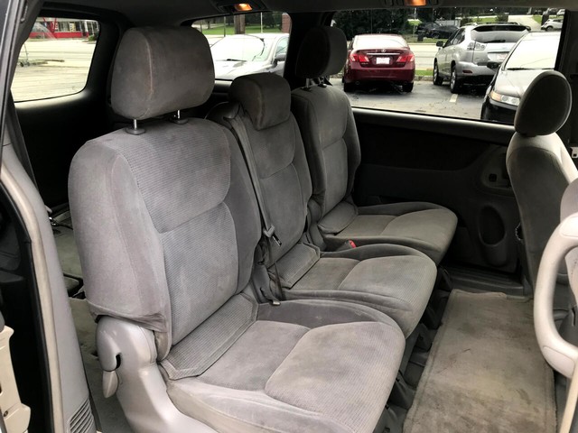 2004 Toyota Sienna CE photo 11